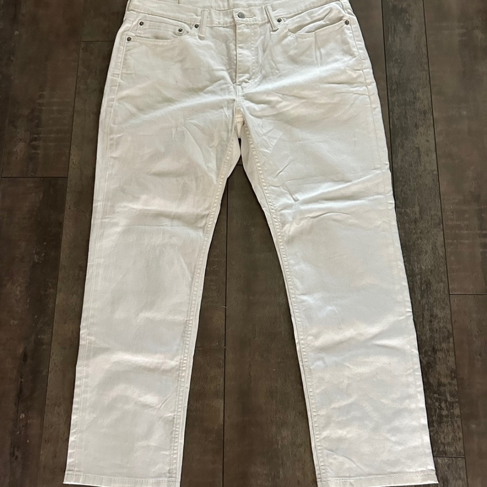 Men's White 541 Levi's - Size W 36" x L 30"